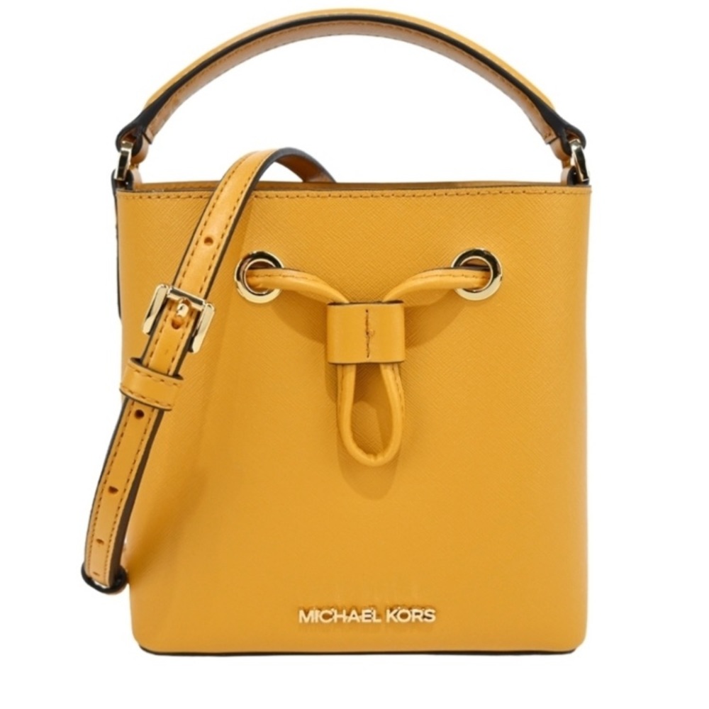 I literally wore this bag 2 times and its in very good shape ๐ - Picture 3 of 4